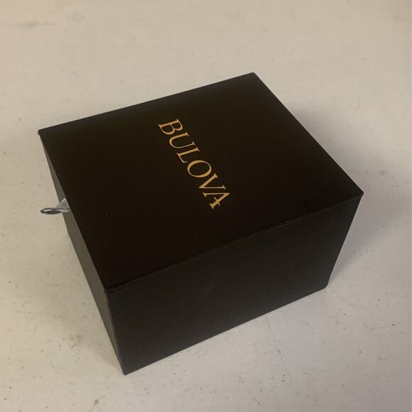 Men's Bulova Futuro Modern Classic Two-Tone Watch with Blue Dial - Model… - Picture 9 of 9